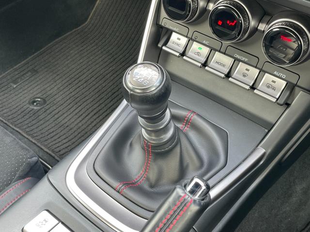 ＢＲＺ Ｓ　ワンオーナー　カロッツェリアサイバーナビ　フルセグＴＶ　バックカメラ　ＥＴＣ　ドライブレコーダー　ＳＴＩエアロパーツ　ＬＥＤアクセサリーライナー　シートヒーター　クルーズコントロール　ＴＶジャンパー（9枚目）