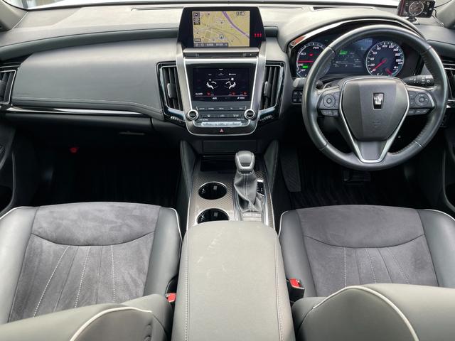 クラウンハイブリッド RSアドバンス 純正ナビフルセグTV ブルーレイ ETC2.0 バックカメラ 衝突被害軽減ブレーキ 追従クルーズコントロール ムーンルーフ パーキングアシスト ブラインドスポットモニター シートヒーター リアシェード(2枚目)