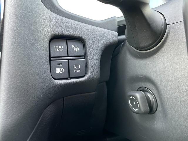 クラウンハイブリッド RSアドバンス 純正ナビフルセグTV ブルーレイ ETC2.0 バックカメラ 衝突被害軽減ブレーキ 追従クルーズコントロール ムーンルーフ パーキングアシスト ブラインドスポットモニター シートヒーター リアシェード(9枚目)