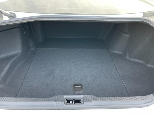 クラウンハイブリッド RSアドバンス 純正ナビフルセグTV ブルーレイ ETC2.0 バックカメラ 衝突被害軽減ブレーキ 追従クルーズコントロール ムーンルーフ パーキングアシスト ブラインドスポットモニター シートヒーター リアシェード(20枚目)