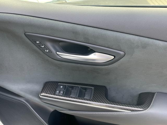 クラウンハイブリッド RSアドバンス 純正ナビフルセグTV ブルーレイ ETC2.0 バックカメラ 衝突被害軽減ブレーキ 追従クルーズコントロール ムーンルーフ パーキングアシスト ブラインドスポットモニター シートヒーター リアシェード(32枚目)