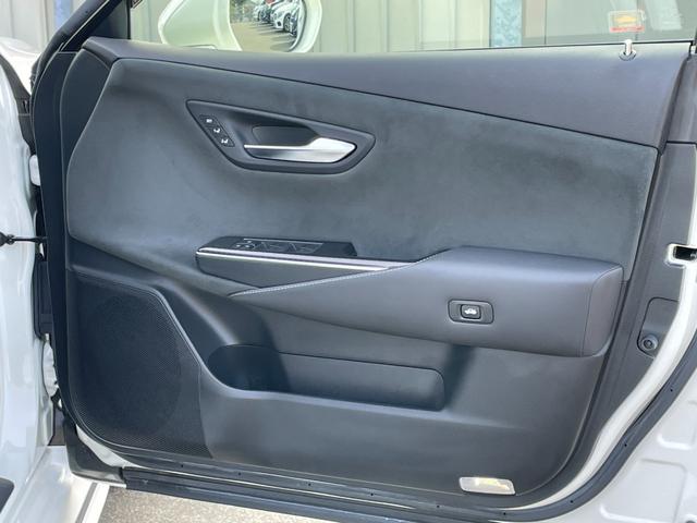 クラウンハイブリッド RSアドバンス 純正ナビフルセグTV ブルーレイ ETC2.0 バックカメラ 衝突被害軽減ブレーキ 追従クルーズコントロール ムーンルーフ パーキングアシスト ブラインドスポットモニター シートヒーター リアシェード(48枚目)