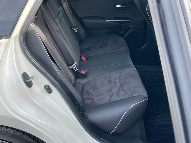 クラウンハイブリッド RSアドバンス 純正ナビフルセグTV ブルーレイ ETC2.0 バックカメラ 衝突被害軽減ブレーキ 追従クルーズコントロール ムーンルーフ パーキングアシスト ブラインドスポットモニター シートヒーター リアシェード(50枚目)