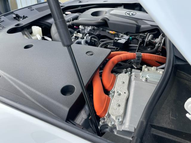 クラウンハイブリッド RSアドバンス 純正ナビフルセグTV ブルーレイ ETC2.0 バックカメラ 衝突被害軽減ブレーキ 追従クルーズコントロール ムーンルーフ パーキングアシスト ブラインドスポットモニター シートヒーター リアシェード(65枚目)