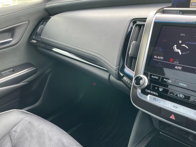 クラウンハイブリッド RSアドバンス 純正ナビフルセグTV ブルーレイ ETC2.0 バックカメラ 衝突被害軽減ブレーキ 追従クルーズコントロール ムーンルーフ パーキングアシスト ブラインドスポットモニター シートヒーター リアシェード(66枚目)