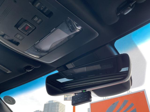 クラウンハイブリッド RSアドバンス 純正ナビフルセグTV ブルーレイ ETC2.0 バックカメラ 衝突被害軽減ブレーキ 追従クルーズコントロール ムーンルーフ パーキングアシスト ブラインドスポットモニター シートヒーター リアシェード(70枚目)