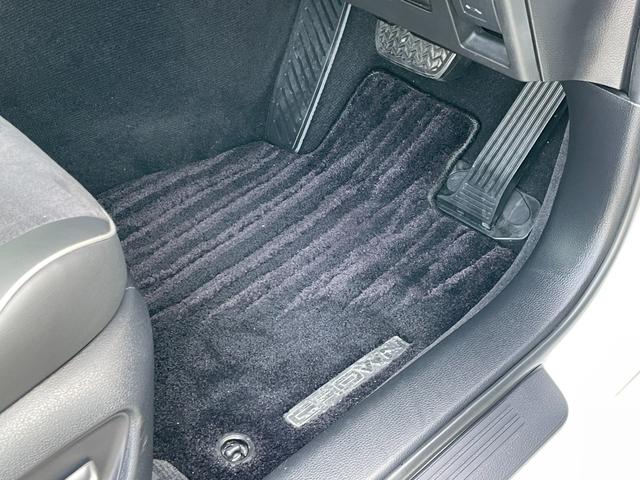 クラウンハイブリッド RSアドバンス 純正ナビフルセグTV ブルーレイ ETC2.0 バックカメラ 衝突被害軽減ブレーキ 追従クルーズコントロール ムーンルーフ パーキングアシスト ブラインドスポットモニター シートヒーター リアシェード(75枚目)