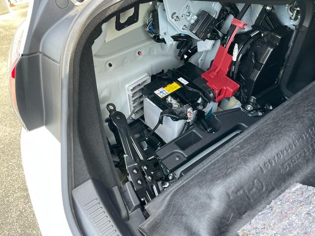 クラウンハイブリッド RSアドバンス 純正ナビフルセグTV ブルーレイ ETC2.0 バックカメラ 衝突被害軽減ブレーキ 追従クルーズコントロール ムーンルーフ パーキングアシスト ブラインドスポットモニター シートヒーター リアシェード(76枚目)