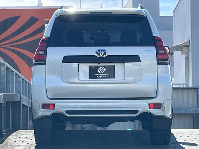 ランドクルーザープラド TX Lパッケージ マットブラックエディション ワンオーナー 純正ナビ フルセグTV ETC2.0 全方位モニター ムーンルーフ TRDエアロ 専用グリル・アルミ オートライト シートベンチレーター 追従クルーズコントロール 衝突被害軽減ブレーキ(16枚目)