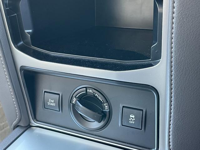 ランドクルーザープラド TX Lパッケージ マットブラックエディション ワンオーナー 純正ナビ フルセグTV ETC2.0 全方位モニター ムーンルーフ TRDエアロ 専用グリル・アルミ オートライト シートベンチレーター 追従クルーズコントロール 衝突被害軽減ブレーキ(24枚目)