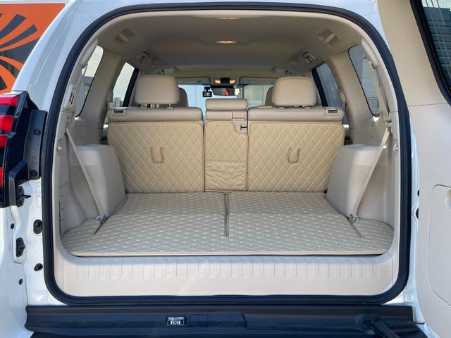 ランドクルーザープラド TX Lパッケージ マットブラックエディション ワンオーナー 純正ナビ フルセグTV ETC2.0 全方位モニター ムーンルーフ TRDエアロ 専用グリル・アルミ オートライト シートベンチレーター 追従クルーズコントロール 衝突被害軽減ブレーキ(27枚目)