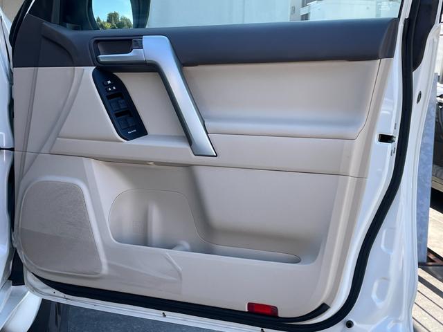 ランドクルーザープラド TX Lパッケージ マットブラックエディション ワンオーナー 純正ナビ フルセグTV ETC2.0 全方位モニター ムーンルーフ TRDエアロ 専用グリル・アルミ オートライト シートベンチレーター 追従クルーズコントロール 衝突被害軽減ブレーキ(38枚目)