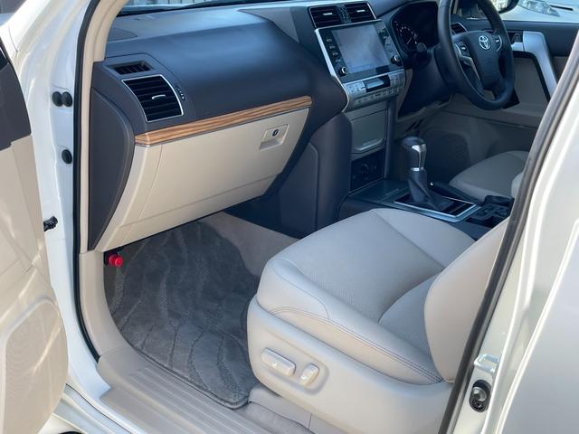 ランドクルーザープラド TX Lパッケージ マットブラックエディション ワンオーナー 純正ナビ フルセグTV ETC2.0 全方位モニター ムーンルーフ TRDエアロ 専用グリル・アルミ オートライト シートベンチレーター 追従クルーズコントロール 衝突被害軽減ブレーキ(50枚目)