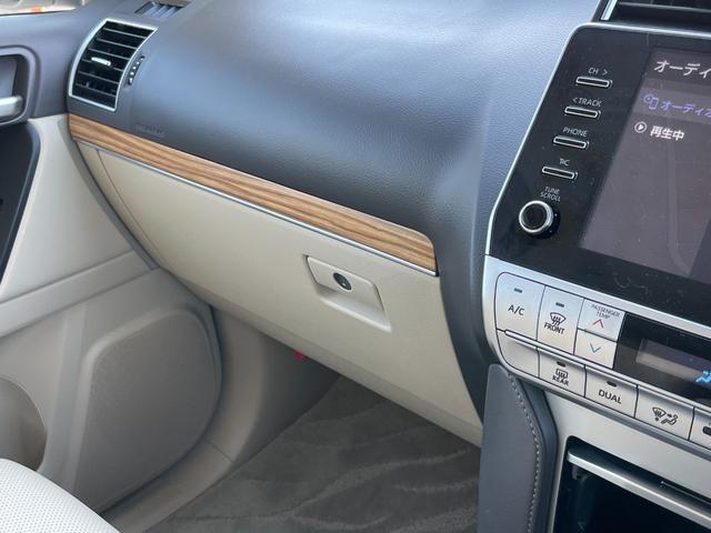 ランドクルーザープラド TX Lパッケージ マットブラックエディション ワンオーナー 純正ナビ フルセグTV ETC2.0 全方位モニター ムーンルーフ TRDエアロ 専用グリル・アルミ オートライト シートベンチレーター 追従クルーズコントロール 衝突被害軽減ブレーキ(65枚目)