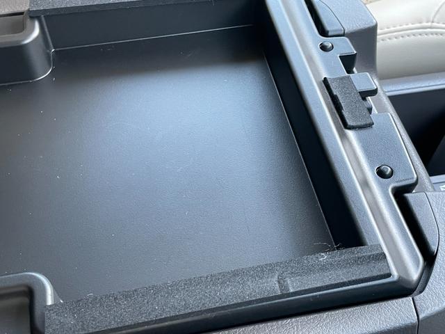 ランドクルーザープラド TX Lパッケージ マットブラックエディション ワンオーナー 純正ナビ フルセグTV ETC2.0 全方位モニター ムーンルーフ TRDエアロ 専用グリル・アルミ オートライト シートベンチレーター 追従クルーズコントロール 衝突被害軽減ブレーキ(73枚目)