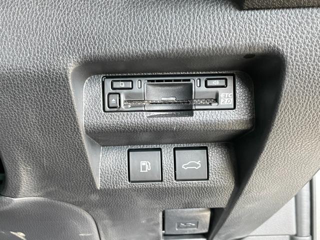 クラウンクロスオーバー RSアドバンスド ワンオーナー GRエアロパーツセット ムーンルーフ 4眼LEDヘッドライト ディスプレイオーディオPlusナビ TVパノラミックビューモニター ETC2.0 前後シートヒーター デジタルインナーミラー(10枚目)