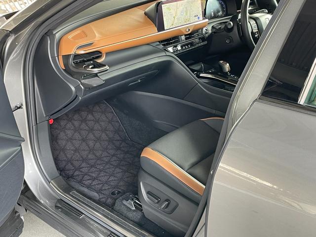 クラウンクロスオーバー RSアドバンスド ワンオーナー GRエアロパーツセット ムーンルーフ 4眼LEDヘッドライト ディスプレイオーディオPlusナビ TVパノラミックビューモニター ETC2.0 前後シートヒーター デジタルインナーミラー(58枚目)