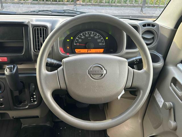ＮＶ１００クリッパーバン ＤＸ　キーレス　ＡＴ　ＥＴＣ　デジタルインナーミラー　ＡＭ／ＦＭラジオ　両側スライドドア　エアコン　運転席エアバッグ　助手席エアバッグ　サイドバイザー　ラバー製フロアマット（4枚目）