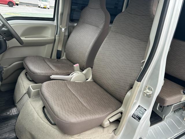 ＮＶ１００クリッパーバン ＤＸ　キーレス　ＡＴ　ＥＴＣ　デジタルインナーミラー　ＡＭ／ＦＭラジオ　両側スライドドア　エアコン　運転席エアバッグ　助手席エアバッグ　サイドバイザー　ラバー製フロアマット（35枚目）