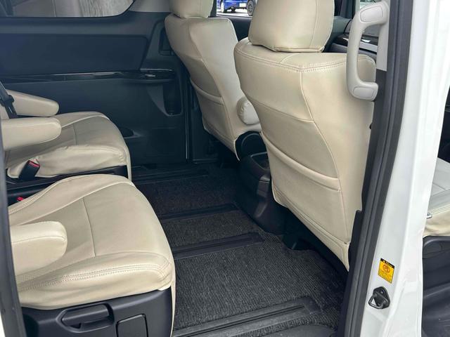 アルファード ２４０Ｓ　プライムセレクションＩＩ　ドライブレコーダー　ＥＴＣ　バックカメラ　ナビ　クリアランスソナー　オートクルーズコントロール　両側電動スライドドア　オートライト　ＨＩＤ　電動リアゲート　スマートキー　電動格納ミラー　後席モニター（37枚目）