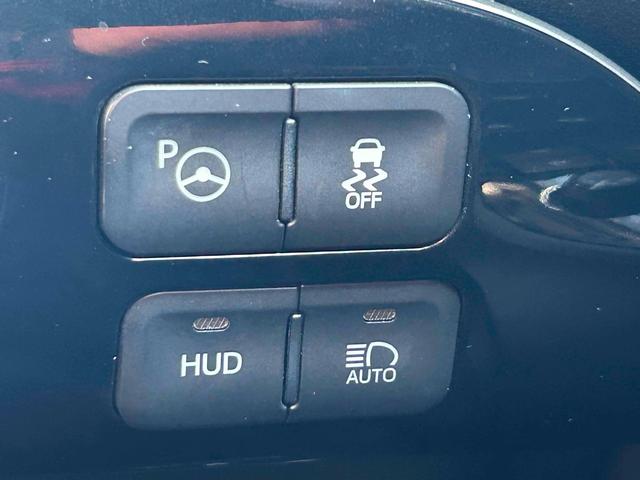 プリウス Aプレミアム ツーリングセレクション ETC クリアランスソナー レーンアシスト オートクルーズコントロール パークアシスト 衝突被害軽減システム バックカメラ ナビ アルミホイール オートマチックハイビーム オートライト(11枚目)