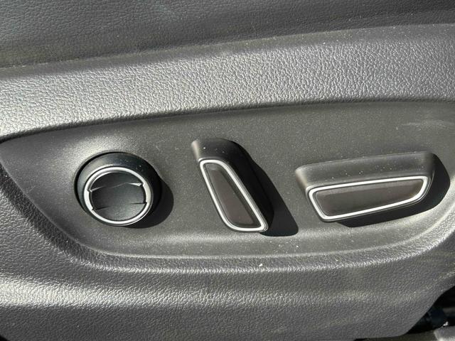 プリウス Aプレミアム ツーリングセレクション ETC クリアランスソナー レーンアシスト オートクルーズコントロール パークアシスト 衝突被害軽減システム バックカメラ ナビ アルミホイール オートマチックハイビーム オートライト(13枚目)