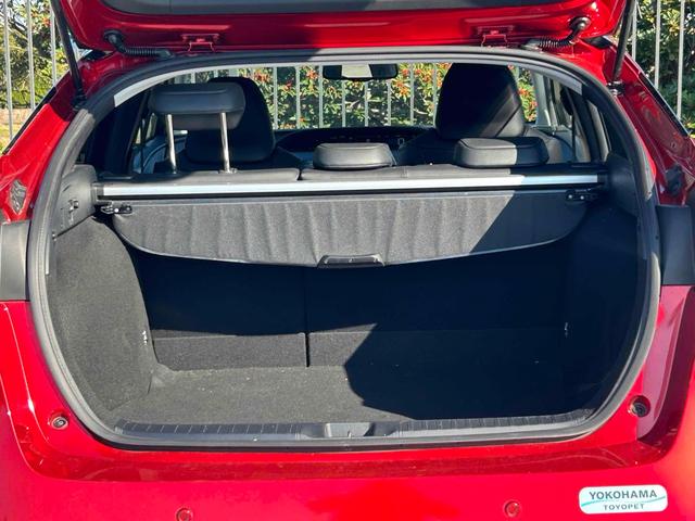 プリウス Aプレミアム ツーリングセレクション ETC クリアランスソナー レーンアシスト オートクルーズコントロール パークアシスト 衝突被害軽減システム バックカメラ ナビ アルミホイール オートマチックハイビーム オートライト(19枚目)