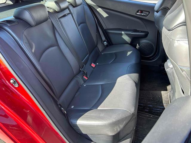 プリウス Aプレミアム ツーリングセレクション ETC クリアランスソナー レーンアシスト オートクルーズコントロール パークアシスト 衝突被害軽減システム バックカメラ ナビ アルミホイール オートマチックハイビーム オートライト(31枚目)