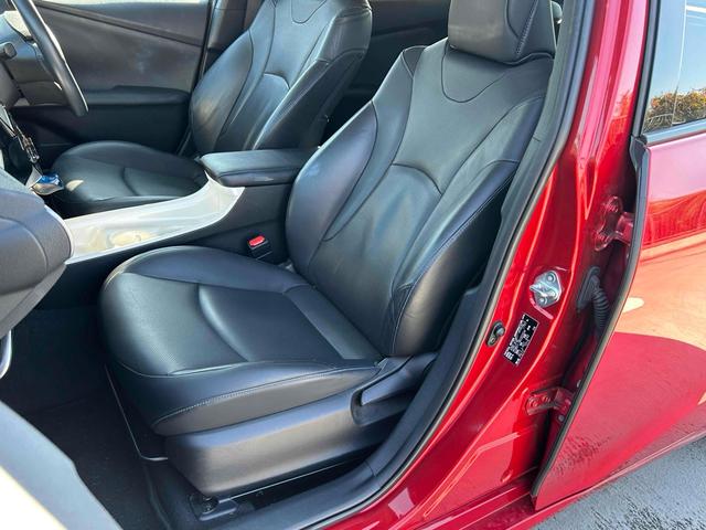 プリウス Aプレミアム ツーリングセレクション ETC クリアランスソナー レーンアシスト オートクルーズコントロール パークアシスト 衝突被害軽減システム バックカメラ ナビ アルミホイール オートマチックハイビーム オートライト(32枚目)