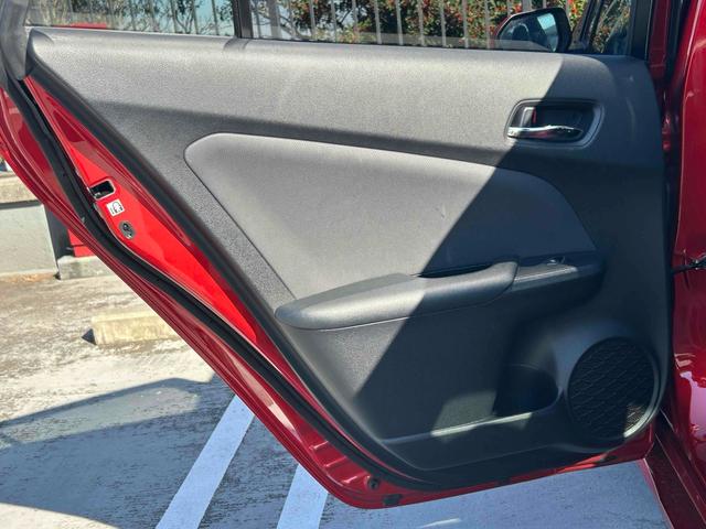 プリウス Aプレミアム ツーリングセレクション ETC クリアランスソナー レーンアシスト オートクルーズコントロール パークアシスト 衝突被害軽減システム バックカメラ ナビ アルミホイール オートマチックハイビーム オートライト(34枚目)