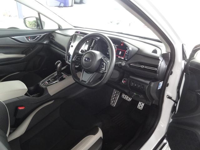 レヴォーグ レイバック リミテッドＥＸ　４ＷＤ　アイサイトＸ搭載車　ハーマンカードンサウンドシステム　スマートリヤビューミラー　元社用車（11枚目）