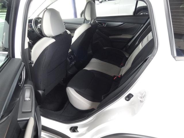 レヴォーグ レイバック リミテッドＥＸ　４ＷＤ　アイサイトＸ搭載車　ハーマンカードンサウンドシステム　スマートリヤビューミラー　元社用車（13枚目）
