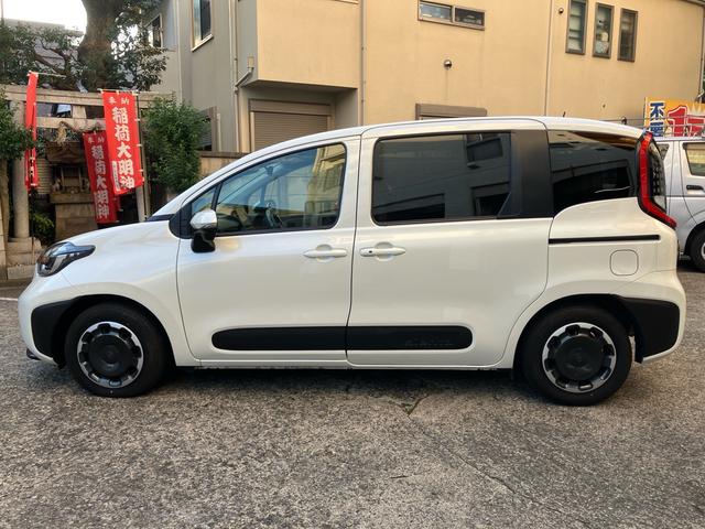 シエンタ ハイブリッドZ ★禁煙車★純正ナビ+テレビ★両側パワースライドドア★トヨタセーフティセンス★レーントレーシングアシスト★レーダークルーズコントロール★ブラインドスポットモニター★ETC(2.0)★バックカメラ(9枚目)