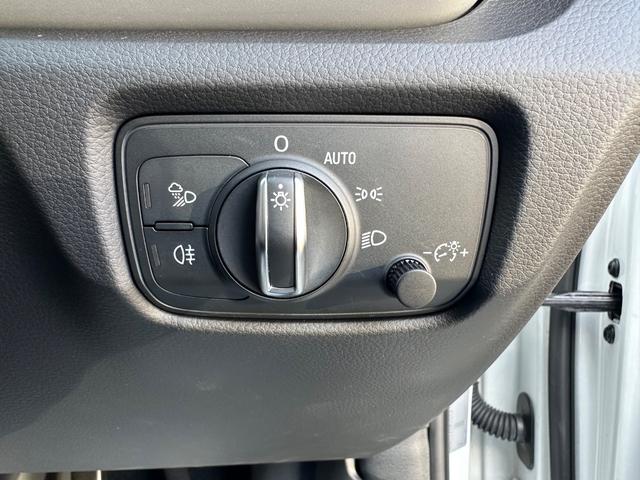 Ａ３ スポーツバック１．４ＴＦＳＩシリンダーオンデマンド　禁煙車　純正ナビ　フルセグ　バックカメラ　クルーズコントロール　コーナーセンサー（前後）　パドルシフト　前後ドライブレコーダー　　ＥＴＣ　ＨＩＤヘッドライト　純正１７インチアルミホイール（14枚目）