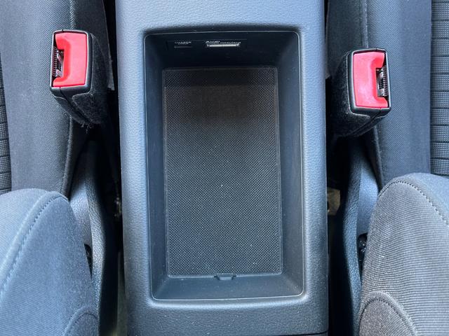 Ａ３ スポーツバック１．４ＴＦＳＩシリンダーオンデマンド　禁煙車　純正ナビ　フルセグ　バックカメラ　クルーズコントロール　コーナーセンサー（前後）　パドルシフト　前後ドライブレコーダー　　ＥＴＣ　ＨＩＤヘッドライト　純正１７インチアルミホイール（21枚目）