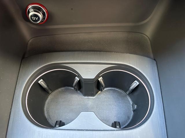 Ａ３ スポーツバック１．４ＴＦＳＩシリンダーオンデマンド　禁煙車　純正ナビ　フルセグ　バックカメラ　クルーズコントロール　コーナーセンサー（前後）　パドルシフト　前後ドライブレコーダー　　ＥＴＣ　ＨＩＤヘッドライト　純正１７インチアルミホイール（22枚目）