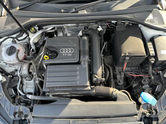 Ａ３ スポーツバック１．４ＴＦＳＩシリンダーオンデマンド　禁煙車　純正ナビ　フルセグ　バックカメラ　クルーズコントロール　コーナーセンサー（前後）　パドルシフト　前後ドライブレコーダー　　ＥＴＣ　ＨＩＤヘッドライト　純正１７インチアルミホイール（42枚目）