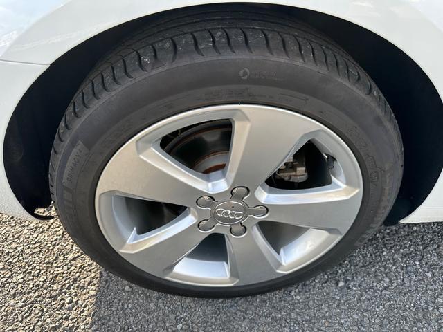 Ａ３ スポーツバック１．４ＴＦＳＩシリンダーオンデマンド　禁煙車　純正ナビ　フルセグ　バックカメラ　クルーズコントロール　コーナーセンサー（前後）　パドルシフト　前後ドライブレコーダー　　ＥＴＣ　ＨＩＤヘッドライト　純正１７インチアルミホイール（49枚目）