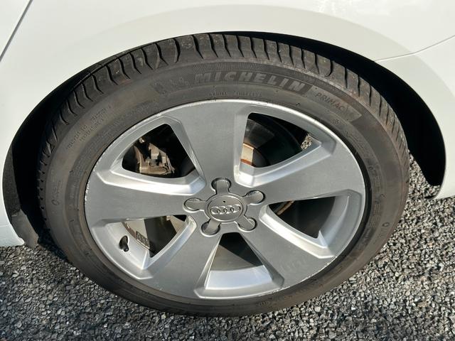 Ａ３ スポーツバック１．４ＴＦＳＩシリンダーオンデマンド　禁煙車　純正ナビ　フルセグ　バックカメラ　クルーズコントロール　コーナーセンサー（前後）　パドルシフト　前後ドライブレコーダー　　ＥＴＣ　ＨＩＤヘッドライト　純正１７インチアルミホイール（50枚目）