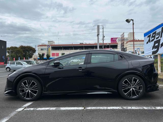 プリウス Ｚ　全周囲カメラ　ナビ　クリアランスソナー　オートクルーズコントロール　レーンアシスト　パークアシスト　衝突被害軽減システム　アルミホイール　オートマチックハイビーム　オートライト　ＬＥＤヘッドランプ（4枚目）