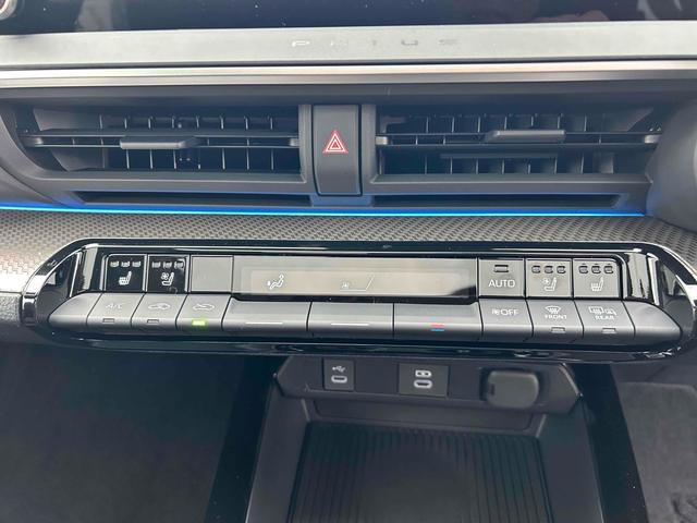 プリウス Ｚ　全周囲カメラ　ナビ　クリアランスソナー　オートクルーズコントロール　レーンアシスト　パークアシスト　衝突被害軽減システム　アルミホイール　オートマチックハイビーム　オートライト　ＬＥＤヘッドランプ（13枚目）