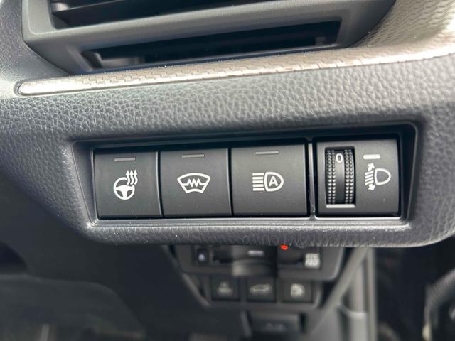 プリウス Ｚ　全周囲カメラ　ナビ　クリアランスソナー　オートクルーズコントロール　レーンアシスト　パークアシスト　衝突被害軽減システム　アルミホイール　オートマチックハイビーム　オートライト　ＬＥＤヘッドランプ（15枚目）