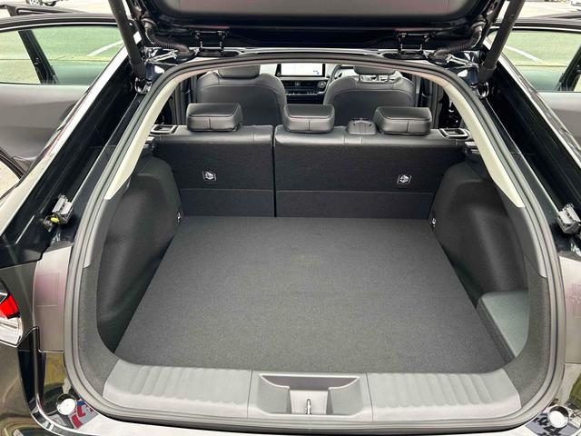 プリウス Ｚ　全周囲カメラ　ナビ　クリアランスソナー　オートクルーズコントロール　レーンアシスト　パークアシスト　衝突被害軽減システム　アルミホイール　オートマチックハイビーム　オートライト　ＬＥＤヘッドランプ（20枚目）