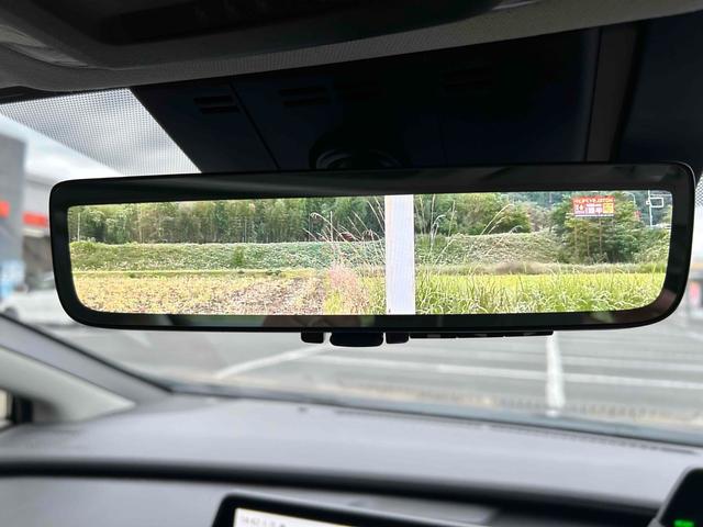 プリウス Ｚ　全周囲カメラ　ナビ　クリアランスソナー　オートクルーズコントロール　レーンアシスト　パークアシスト　衝突被害軽減システム　アルミホイール　オートマチックハイビーム　オートライト　ＬＥＤヘッドランプ（33枚目）