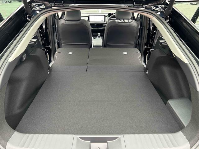 プリウス Ｚ　全周囲カメラ　ナビ　クリアランスソナー　オートクルーズコントロール　レーンアシスト　パークアシスト　衝突被害軽減システム　アルミホイール　オートマチックハイビーム　オートライト　ＬＥＤヘッドランプ（44枚目）