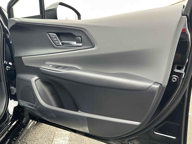 プリウス Ｚ　全周囲カメラ　ナビ　クリアランスソナー　オートクルーズコントロール　レーンアシスト　パークアシスト　衝突被害軽減システム　アルミホイール　オートマチックハイビーム　オートライト　ＬＥＤヘッドランプ（65枚目）