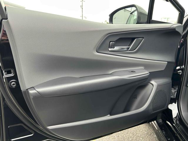 プリウス Ｚ　全周囲カメラ　ナビ　クリアランスソナー　オートクルーズコントロール　レーンアシスト　パークアシスト　衝突被害軽減システム　アルミホイール　オートマチックハイビーム　オートライト　ＬＥＤヘッドランプ（68枚目）