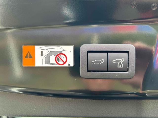 プリウス Ｚ　全周囲カメラ　ナビ　クリアランスソナー　オートクルーズコントロール　レーンアシスト　パークアシスト　衝突被害軽減システム　アルミホイール　オートマチックハイビーム　オートライト　ＬＥＤヘッドランプ（71枚目）