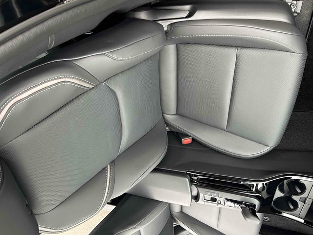 プリウス Ｚ　全周囲カメラ　ナビ　クリアランスソナー　オートクルーズコントロール　レーンアシスト　パークアシスト　衝突被害軽減システム　アルミホイール　オートマチックハイビーム　オートライト　ＬＥＤヘッドランプ（76枚目）