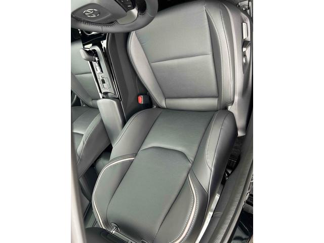 プリウス Ｚ　全周囲カメラ　ナビ　クリアランスソナー　オートクルーズコントロール　レーンアシスト　パークアシスト　衝突被害軽減システム　アルミホイール　オートマチックハイビーム　オートライト　ＬＥＤヘッドランプ（77枚目）